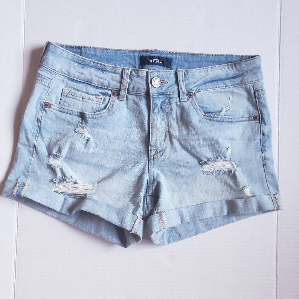 AERO Low Rise Midi Shorts Women Size 8
